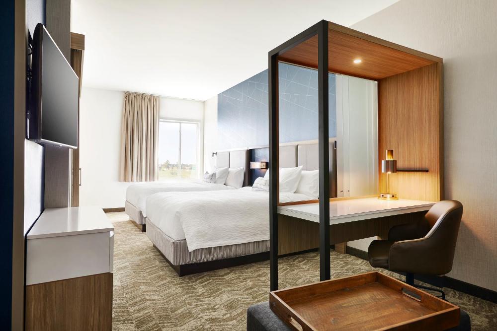 Suite, 2 Queen, Sofa bed, City view interior